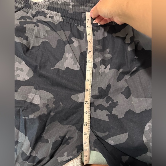 adidas Men's Black Camouflage Cargo Pants - Picture 4 of 4